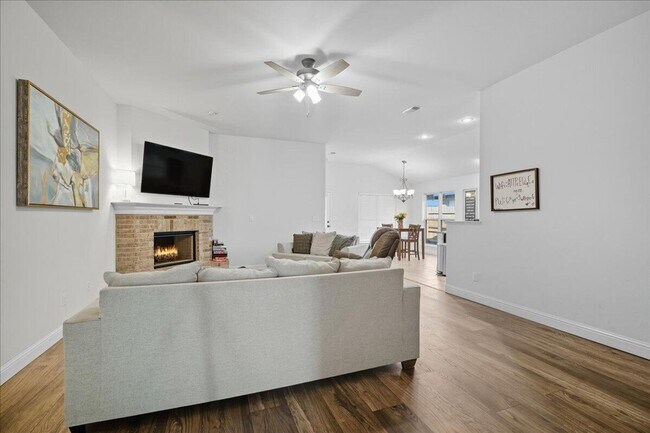 Foto del edificio - 4 Bedroom Located in Frenship ISD