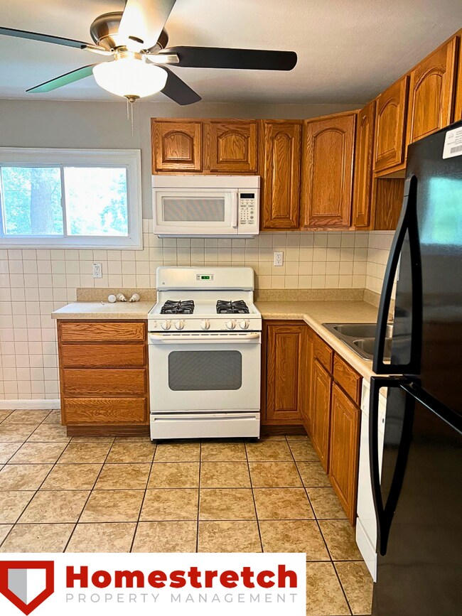 Building Photo - 1025 S Waterford Dr