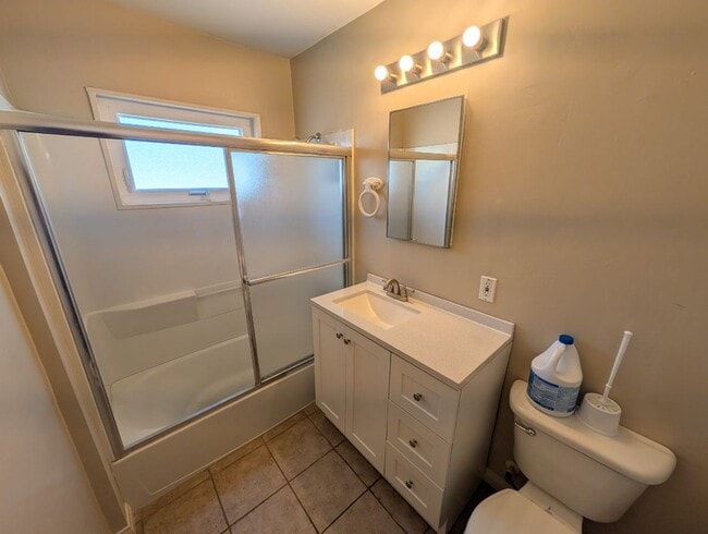 Building Photo - 4829 Gundry Ave