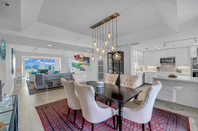 Building Photo - 4114 W Palm Aire Dr