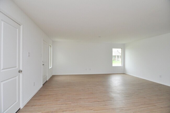 Foto del edificio - AVAILABLE NOW - Like-New 2024 Lennar Home in Amenity-Rich Community | 3 Bedrooms, Granite Counter...