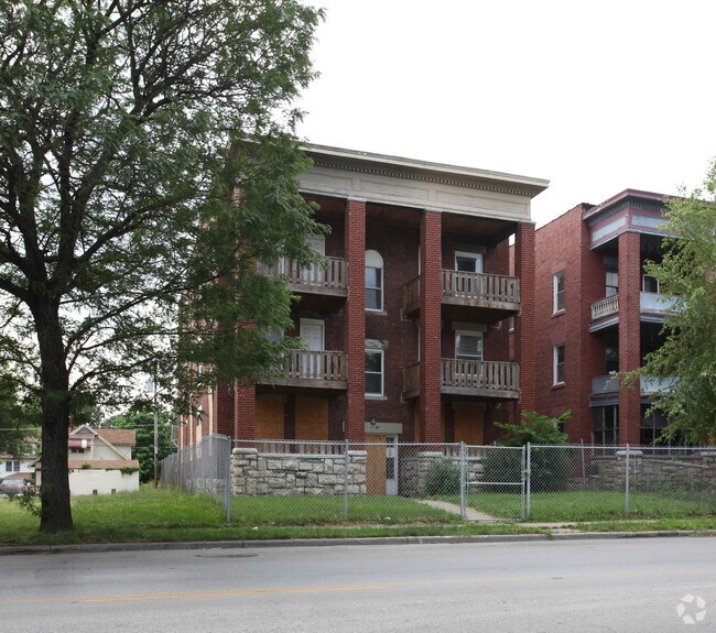 28202822 Prospect Ave, Kansas City, MO 64128 Apartments Kansas City