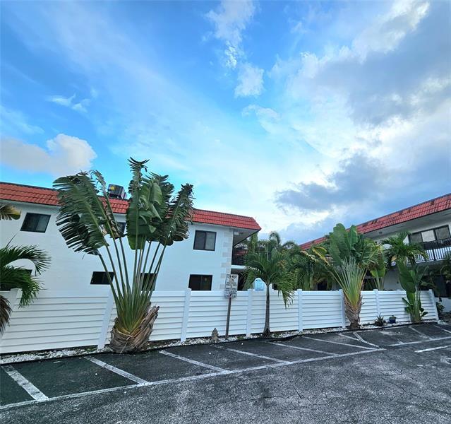Foto del edificio - 2201 NE 36th St