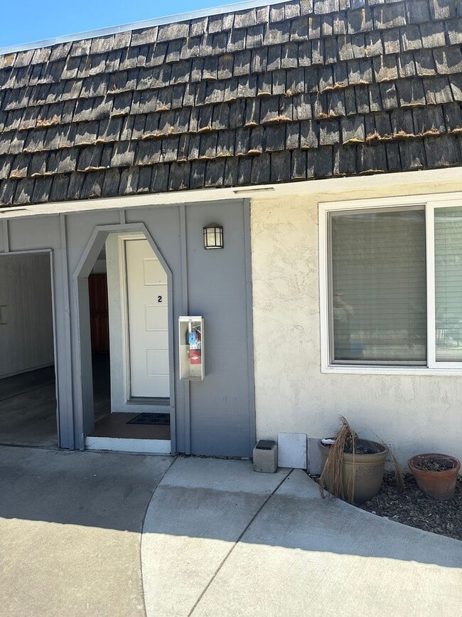 Building Photo - 2412 Vera Cruz Dr