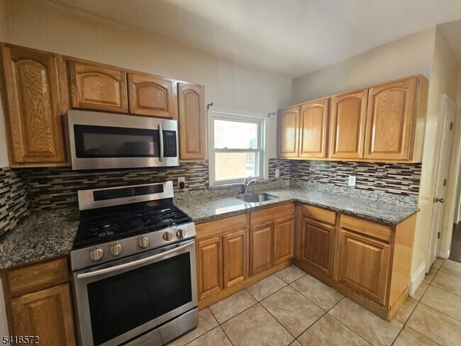 Building Photo - 240 Copeland Ave