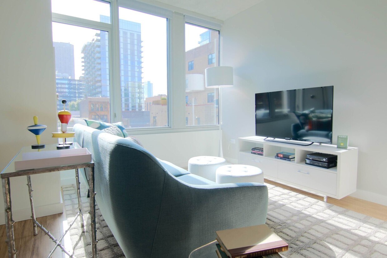 Foto principal - 305 N Desplaines St