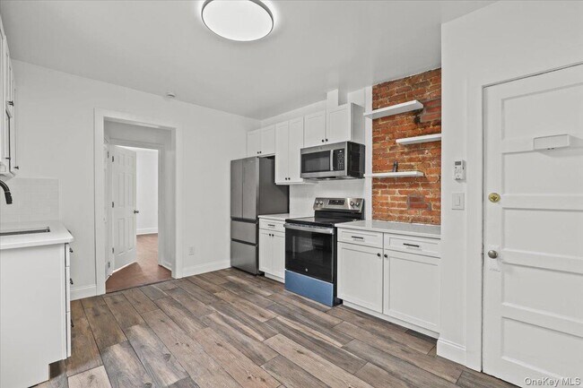 Building Photo - 7 Dunwoodie St