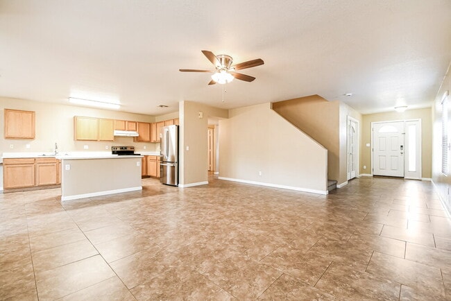 Building Photo - 775 W Aviary Way