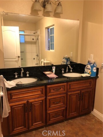 Building Photo - 5067 Sereno Dr