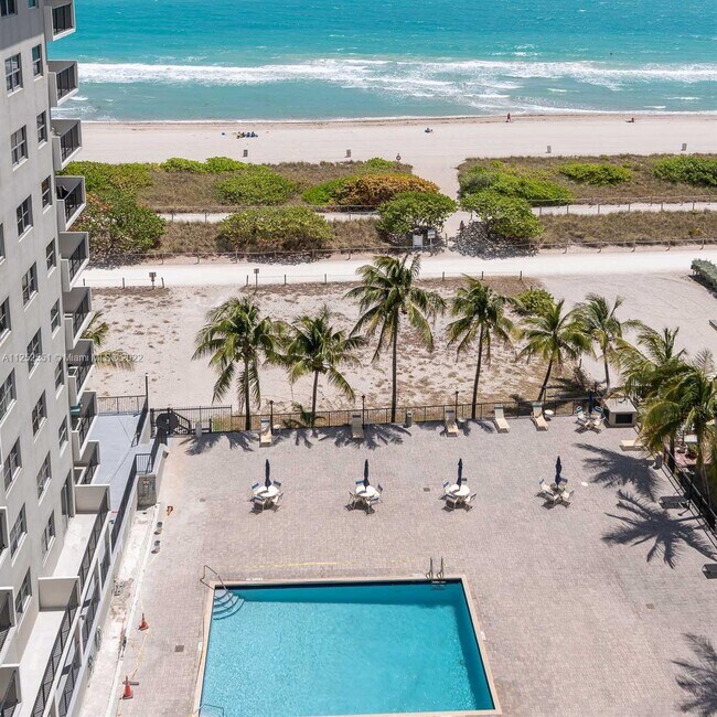 Foto del edificio - 9273 Collins Ave