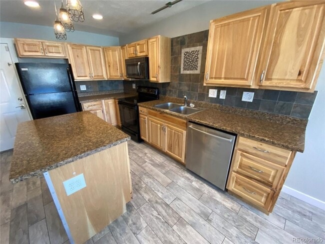 Building Photo - 1064 Chambers Ct