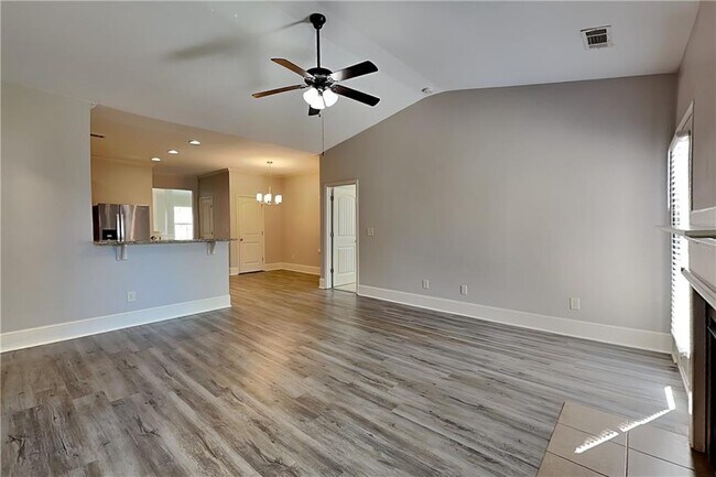 Foto del edificio - 5145 Roseman Trail