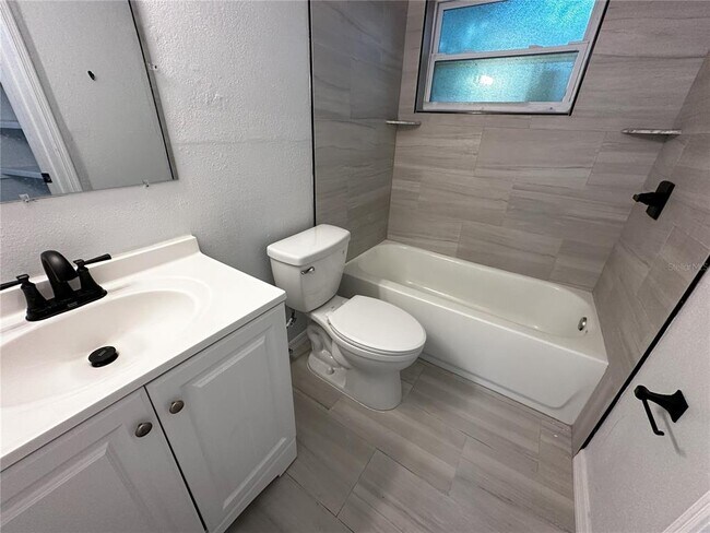 Foto del edificio - 13809 N 20th St