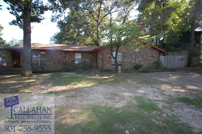 Building Photo - 6102 Woodview Dr N