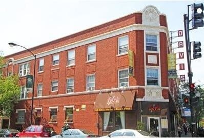 Building Photo - 4600 N Lincoln Ave