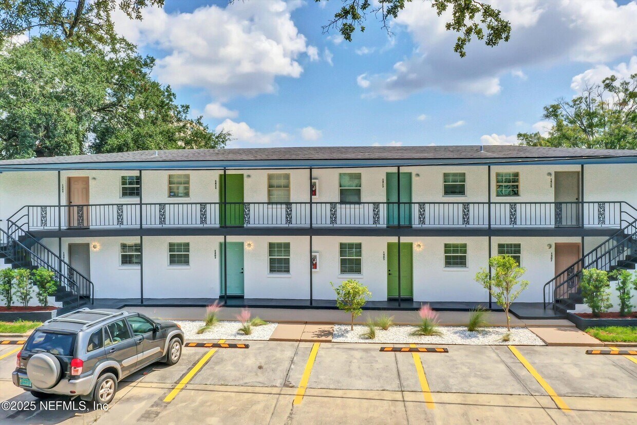 Primary Photo - 1401 Palm Ave