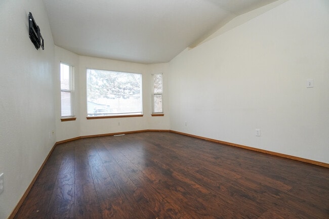 Building Photo - 82 3rd St