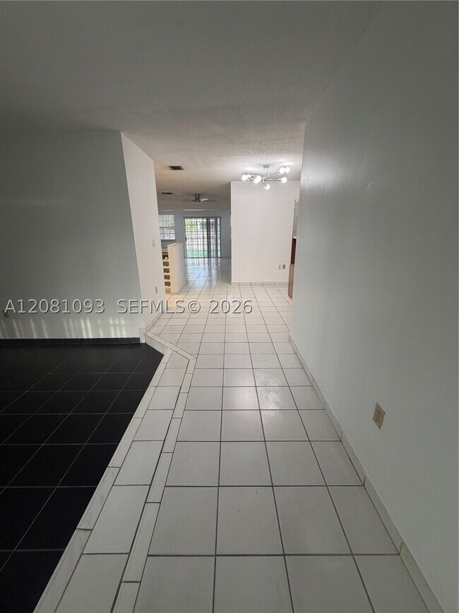 Foto del edificio - 7577 W 5th Ln