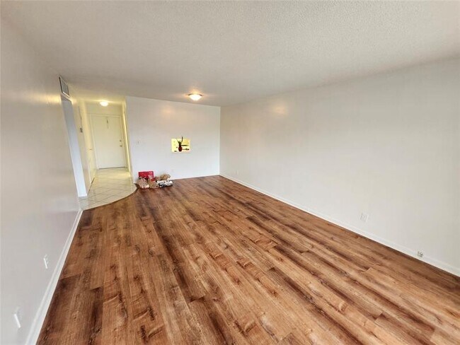 Foto del edificio - 4200 NW 3rd Ct