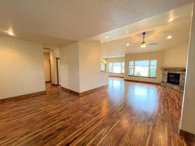 Foto del edificio - 9557 N Justice Way