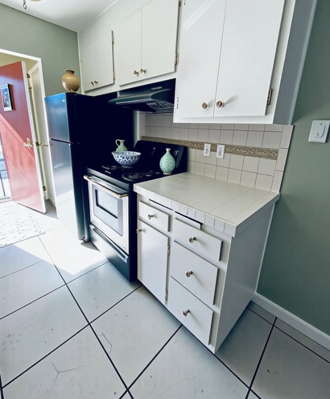 Foto del edificio - 6638 MacArthur Blvd