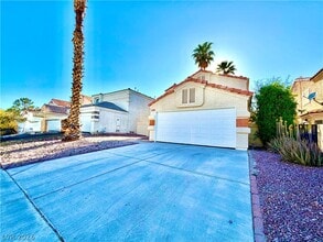 Building Photo - 2063 Waverly Cir