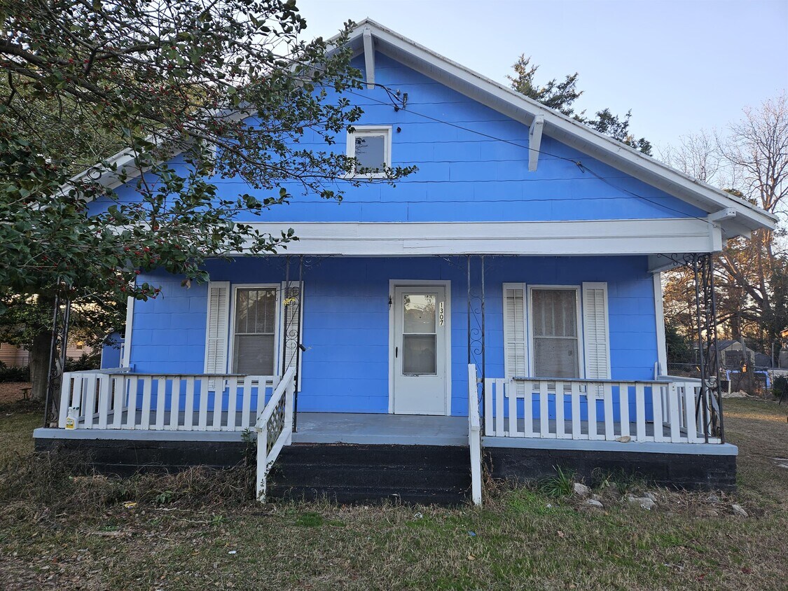 1307 Clingman St, Goldsboro, NC 27534 Townhome Rentals in Goldsboro