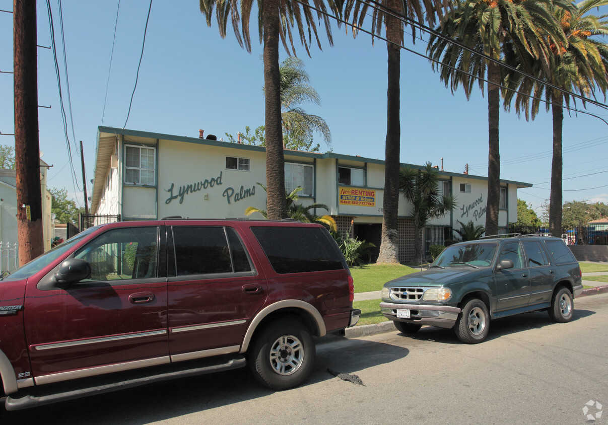 Building Photo - Lynwood Palms