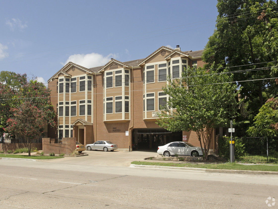 Primary Photo - Wedgewood