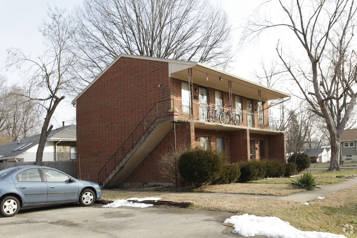 Building Photo - 4412 Hillside Dr