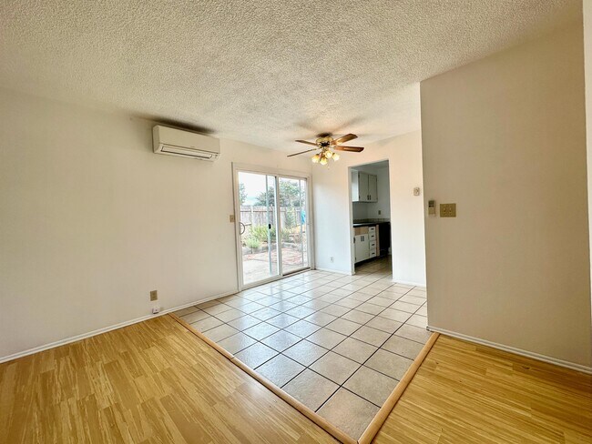 Foto del edificio - 4463 Aster St