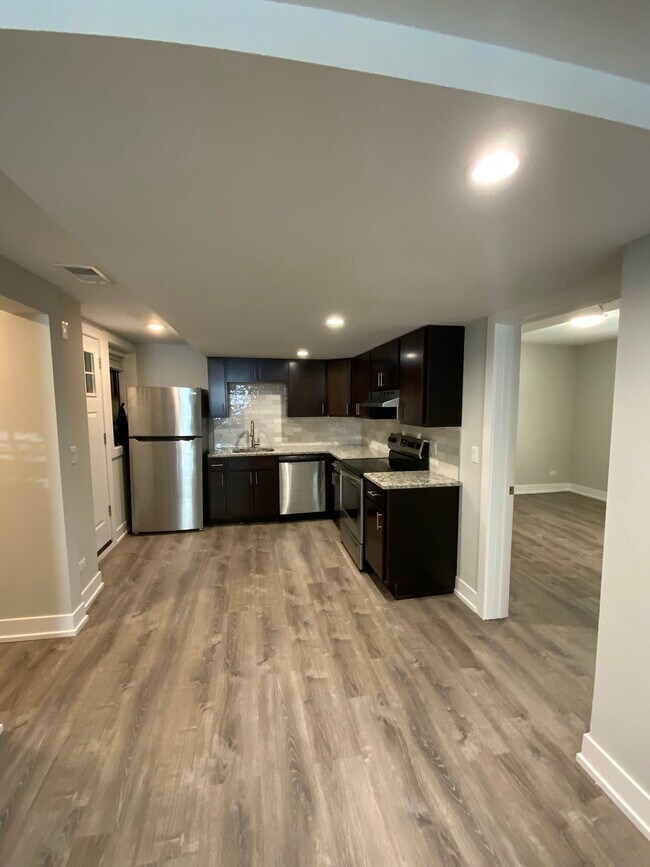 Foto del edificio - 1143 Maple Ave