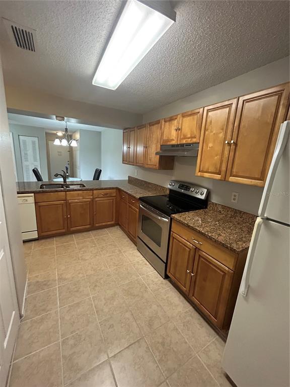 Foto del edificio - 636 Kenwick Cir