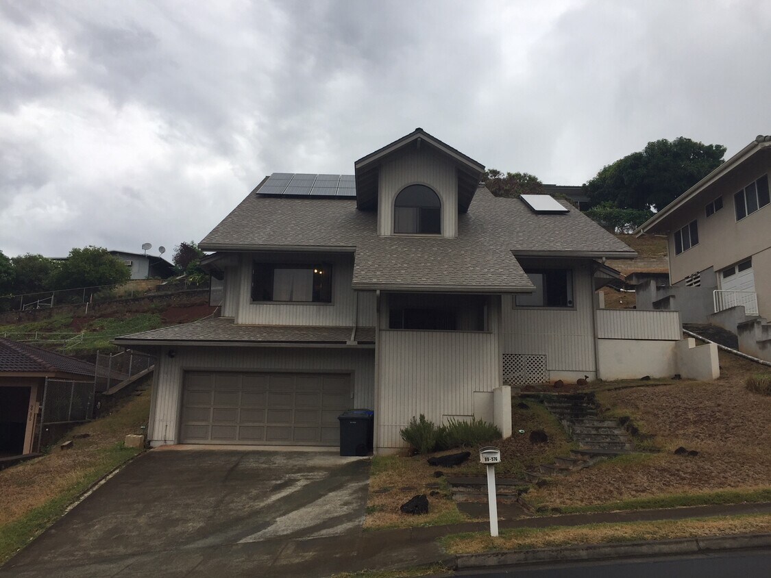 Primary Photo - 99-576 Hoio St