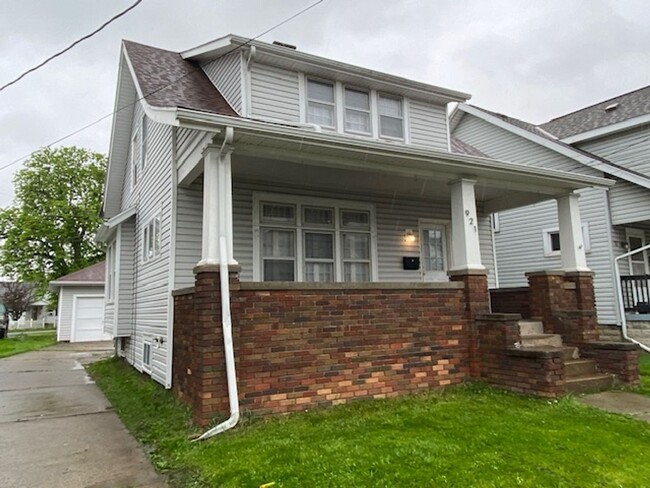 Building Photo - 921 Hayes Ave