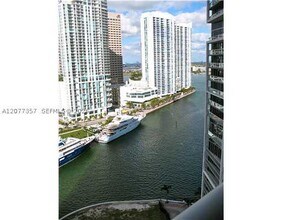 Building Photo - 465 Brickell Ave