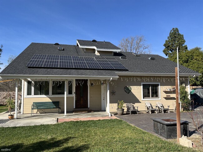 Foto del edificio - 3 br, 2 bath Townhome - 5993 Short Street