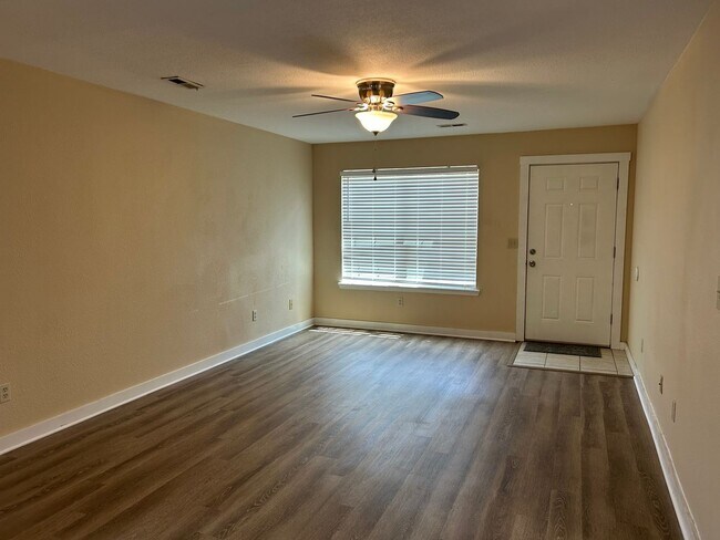 Building Photo - 1431-1433 N Dawn Drive
