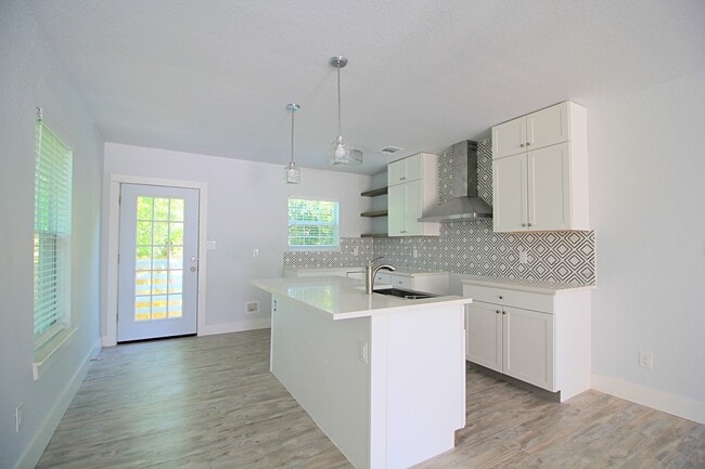 Photo - 3 Bedroom 2 Bath Modern home.