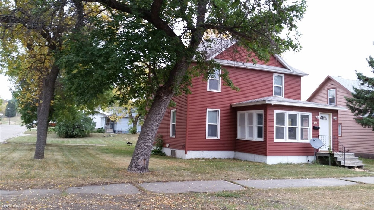 Foto del edificio - 762 3rd Ave NE