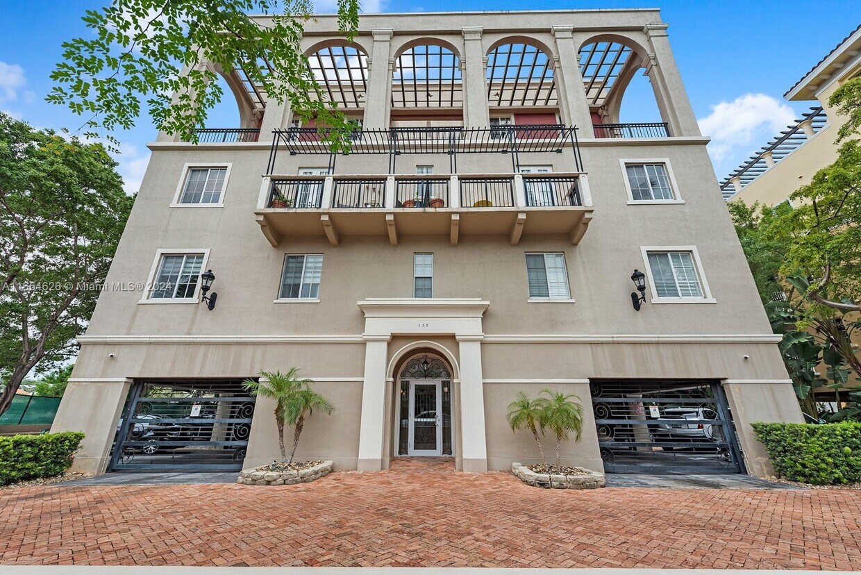 Primary Photo - 115 Mendoza Ave