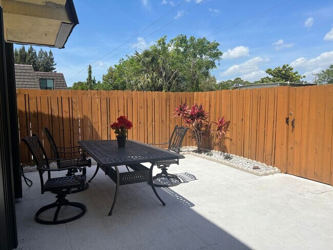Foto del edificio - 4663 Cherry Rd