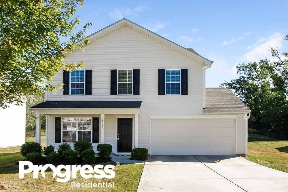 1709 Ledson Ct, Charlotte, NC 28214 House Rental in Charlotte, NC