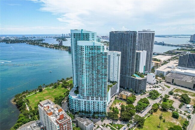 Building Photo - 1900 N Bayshore Drive Unit 2003