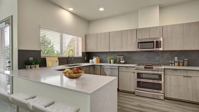 Building Photo - The Carillon Apartments