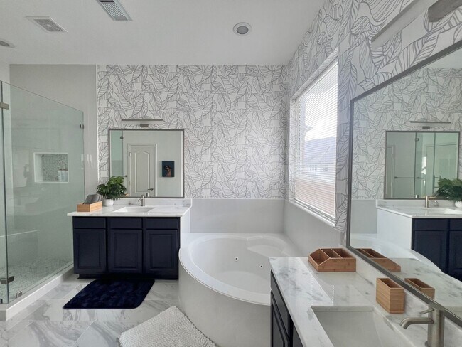 Foto del edificio - 5457 Fairdale Ln