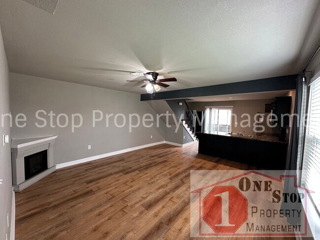 Foto del edificio - Gorgeous 3-Bed, 2.5-Bath Townhome in Raymore!
