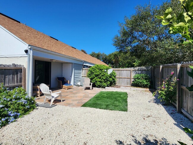 Foto del edificio - 3606 Windjammer Ln