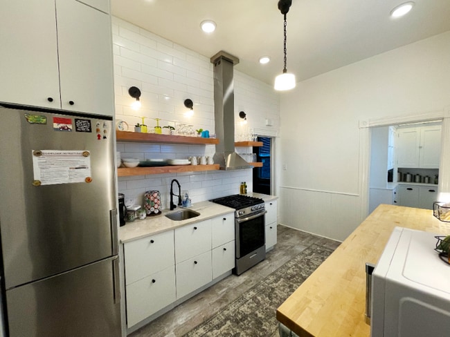 Building Photo - 331 State St