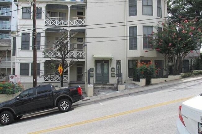 Foto del edificio - 800 San Antonio St